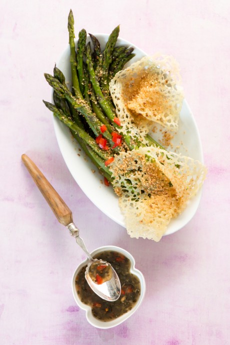 03243-Esparragos-con-galletas-de-queso-gratinado-460x690