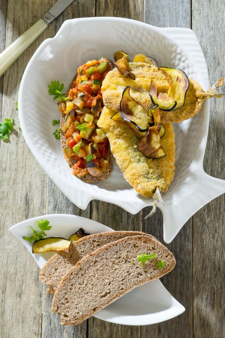 03409-Tosta-de-centena-con-pisto-y-sardinas-460x690